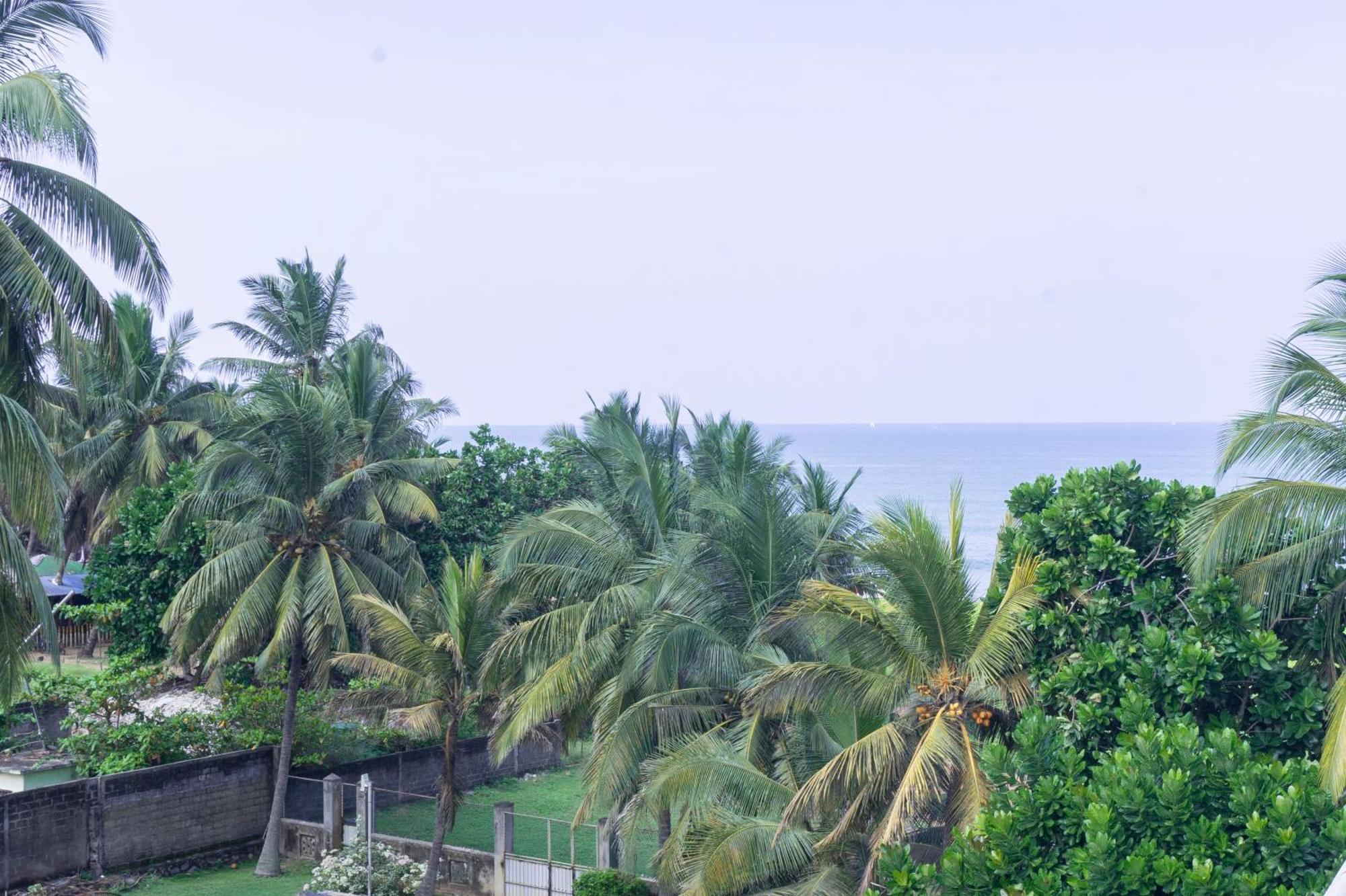 Blumarine Guest House Negombo Exteriör bild